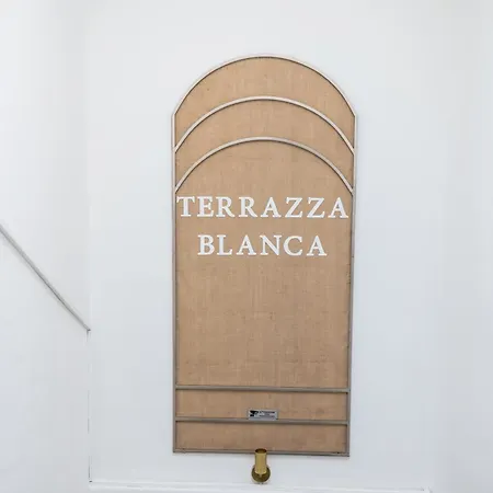 Terrazza Blanca Daire *